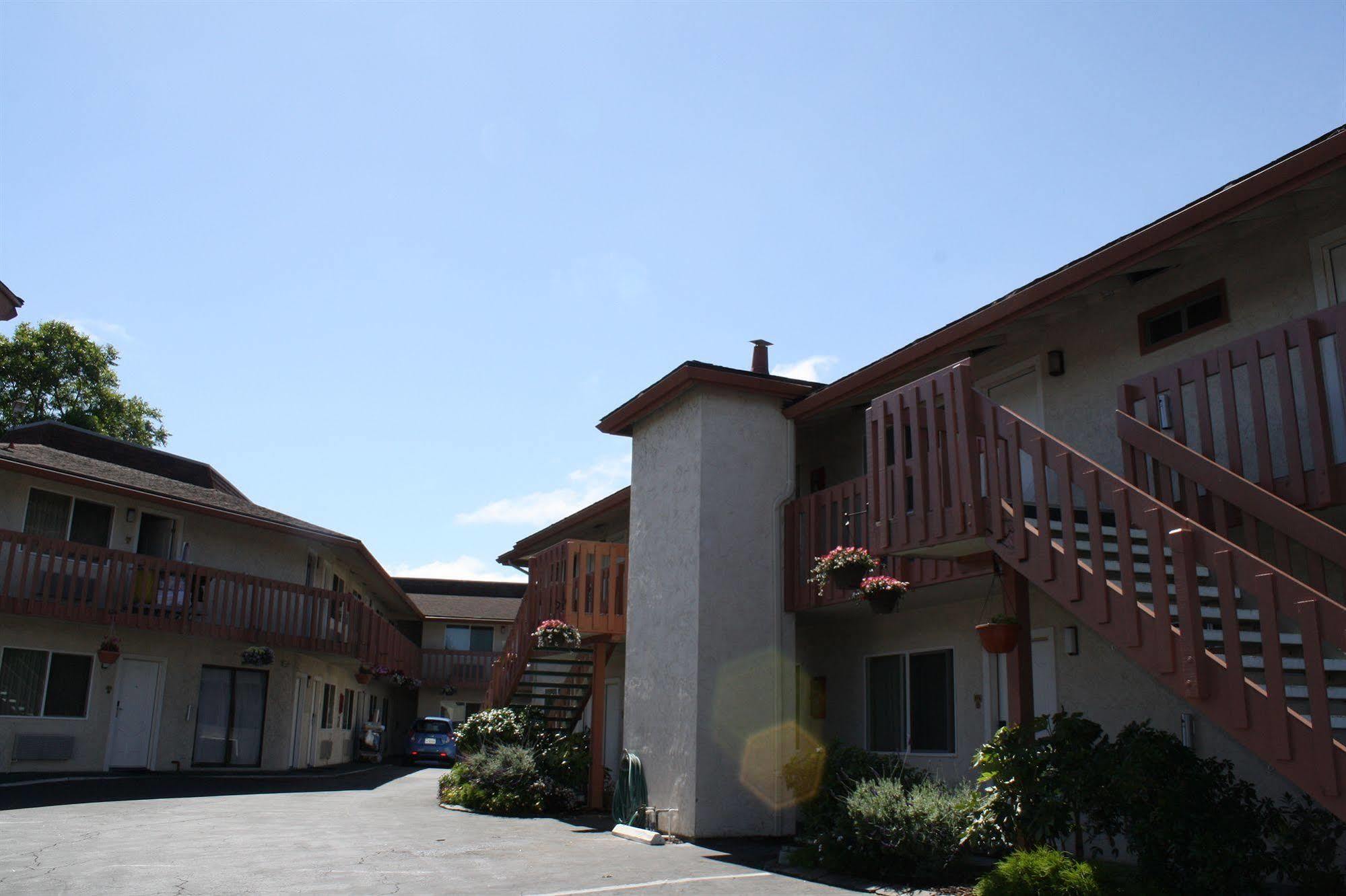Pacific Inn Монтерей Екстериор снимка