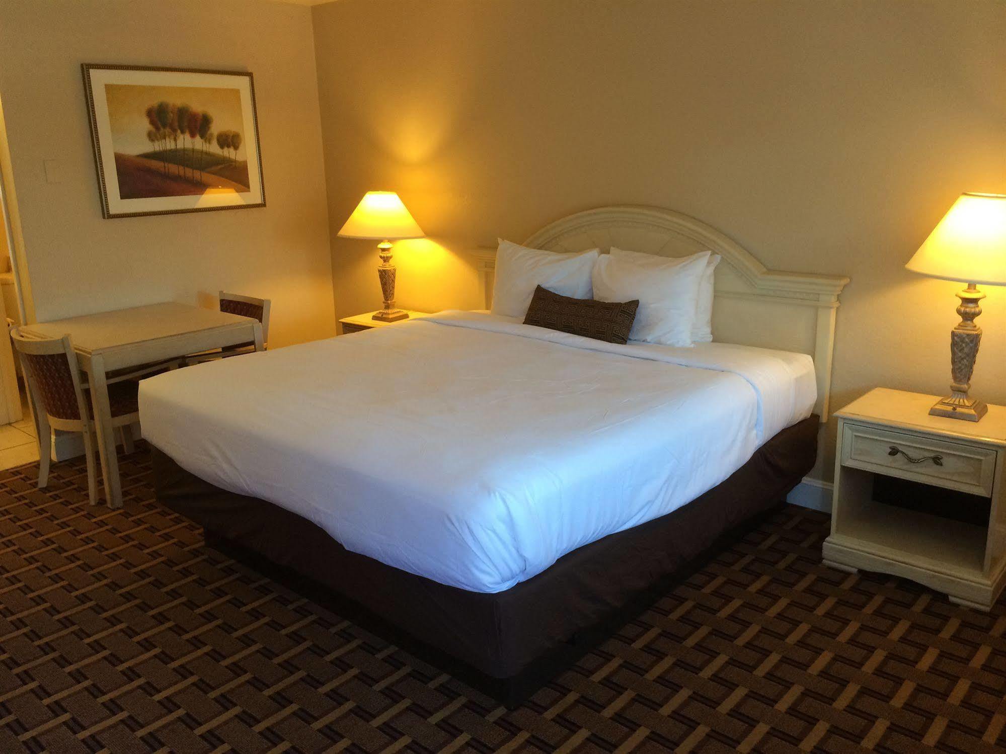 Pacific Inn Монтерей Екстериор снимка